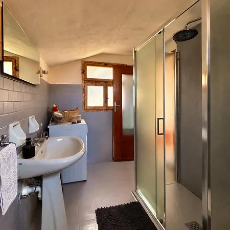 Casa Giu La * Quarna Sopra